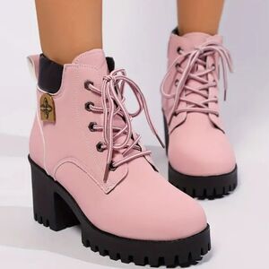 Ladies pink chunky heel lace up boots sz 8